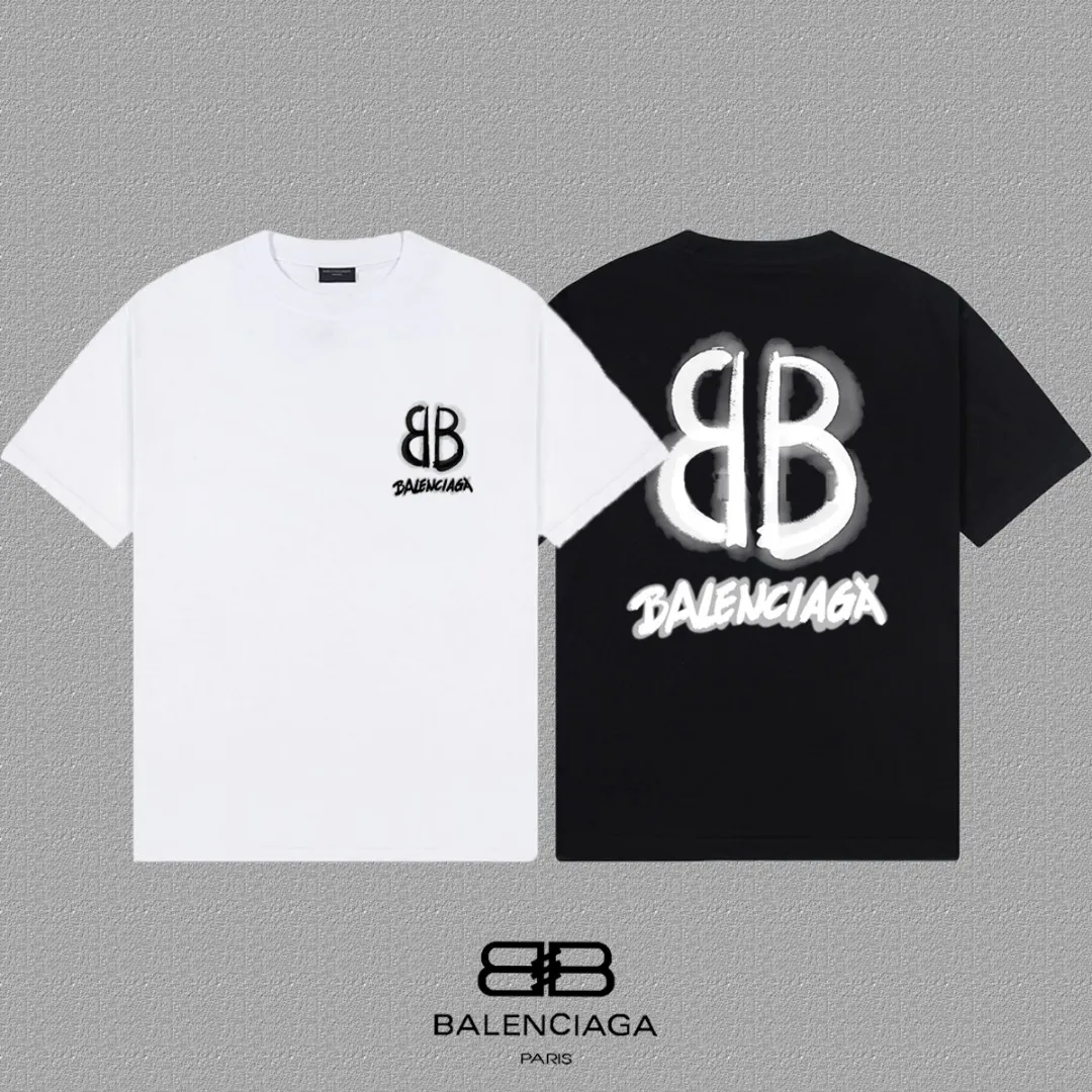 P80✨🔥 BALENCIAGA Paris lettering printed short-sleeved T-shirt. Custom-woven and dyed 300 grams of combed cotton heavyweight fabric. Zero color difference in threads. Perfect details. Different from the current currency version. Welcome to compare. Same Style for men and women. Must-sell in the picture above. Color: White Black Size: 1 2 3 4